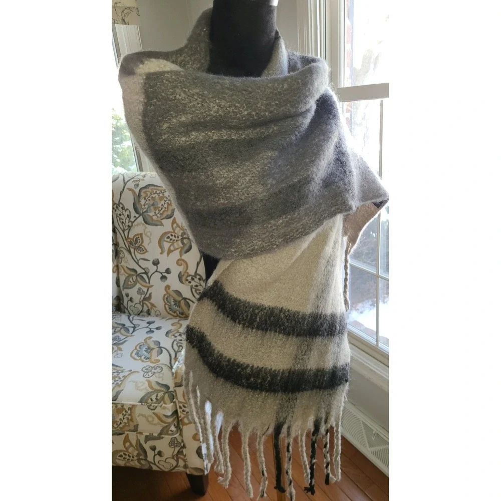 Women's Blanket Scarf Gray Stripe Brushed Fringe 16‎ x 72 Inches Cozy Warm